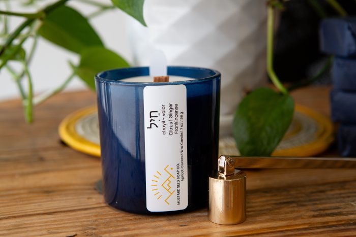 חַיִל – Chayil (valor) Glass Candle